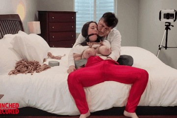 Rubbing Her Cunt